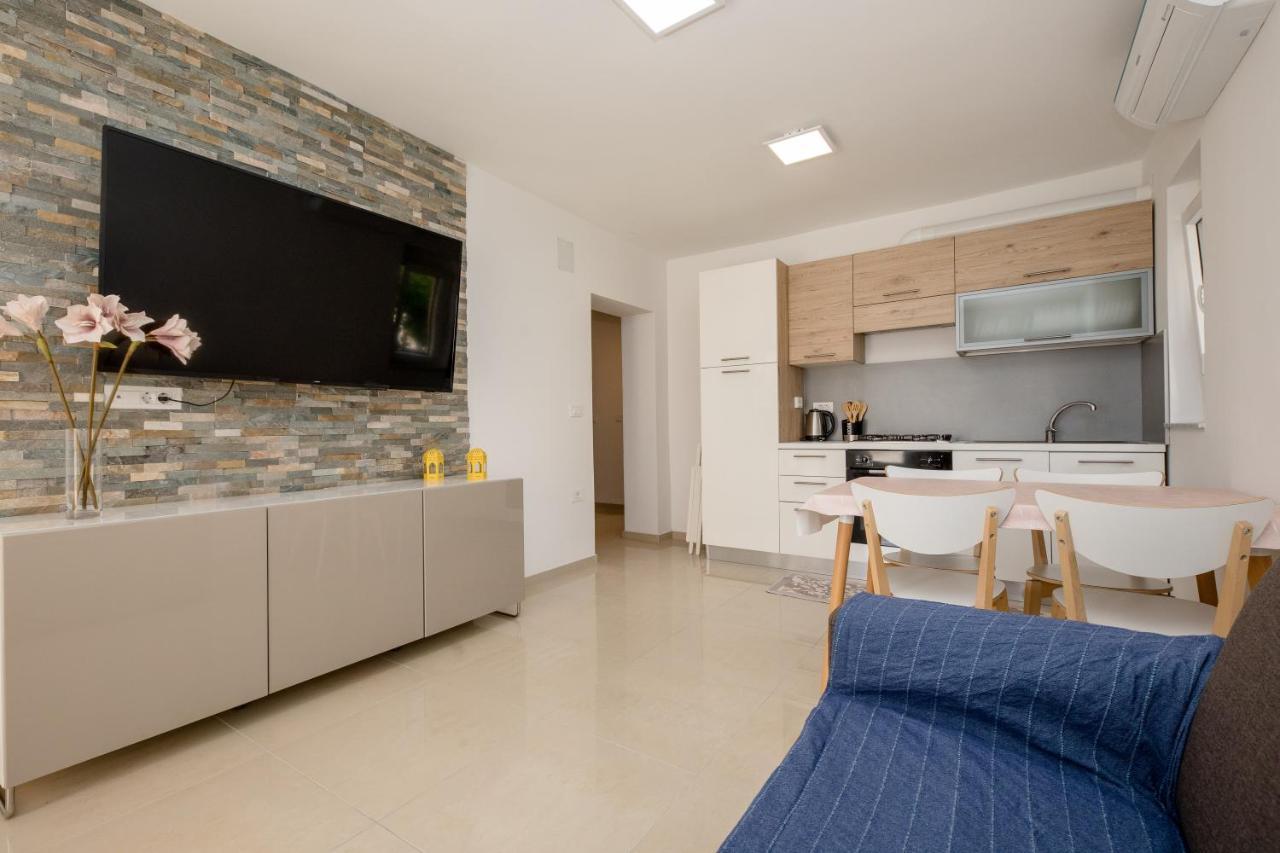 Apartments Gael Lopar Exterior foto
