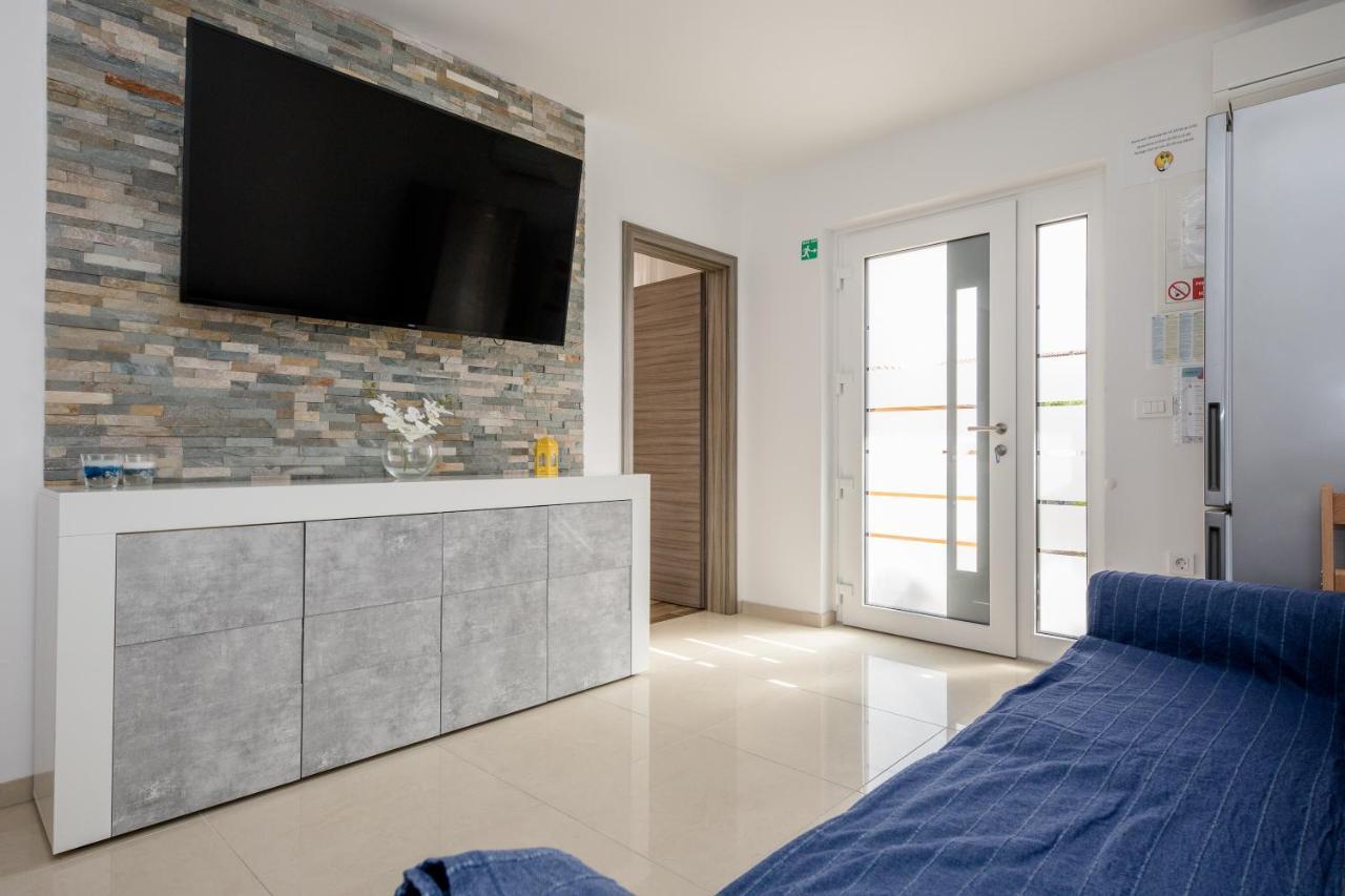 Apartments Gael Lopar Exterior foto